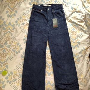 NWT Levi’s Ribcage Corduroys!